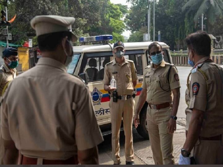मुंबई पुलिस ने चाइनीज़ लोन एप्लिकेशन मामले में दायर की 3000 पन्नो की चार्जशीट, 7 चीनी नागरिकों को बताया वांटेड Mumbai Police filed 3000 page chargesheet in Chinese loan application case told 7 Chinese citizens wanted ann मुंबई पुलिस ने चाइनीज़ लोन एप्लिकेशन मामले में दायर की 3000 पन्नो की चार्जशीट, 7 चीनी नागरिकों को बताया वांटेड