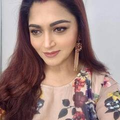 Kushboo : கூடையில் என்ன பூ குஷ்பூ ..குஷ்பூவின் ரீசெண்ட் க்ளிக்ஸ்..!