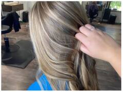 Hair Highlights: 8 तरह के होते हैं हेयर हाइलाइट्स, जानिए आपके ऊपर कौन सा Style सूट करेगा