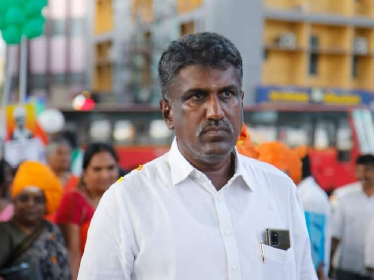 Bjp Coimbatore district leader balaji Uthama Ramasamy arrested for threatening A. Raja ஆ.ராசாவிற்கு மிரட்டல் விடுத்துப்பேசிய பாஜக கோவை மாவட்ட தலைவர் கைது.. பாஜகவினர் சாலை மறியல்..