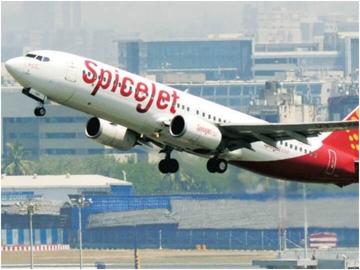 DGCA lifts restrictions SpiceJet to operate with full capacity from October 30 DGCA ने हटाया प्रतिबंध, अब 100 फीसदी उड़ानों को संचालित कर सकेगी SpiceJet