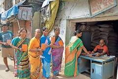 মিলবে বাড়তি ভরতুকি, উৎসবের মরসুমে মাসভর রেশন কার্ডগ্রাহকদের জন্য বাড়তি সুবিধা ঘোষণা রাজ্য সরকারের