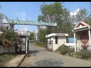 Wardha News : विषारी सर्पदंशाने वर्धा जिल्ह्यातील बहीण भावाची प्रकृती चिंताजनक; तीन दिवसांपासून सेवाग्राम रुग्णालयात मृत्युंशी झुंज