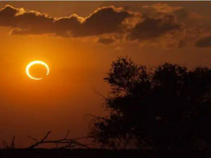 यंदा 24 ऑक्टोबरला दिवाळी साजरी होणार आहे. पण दिवाळीवरही सूर्यग्रहणाची छाया असल्याने यंदाची दिवाळी खास असणार आहे.