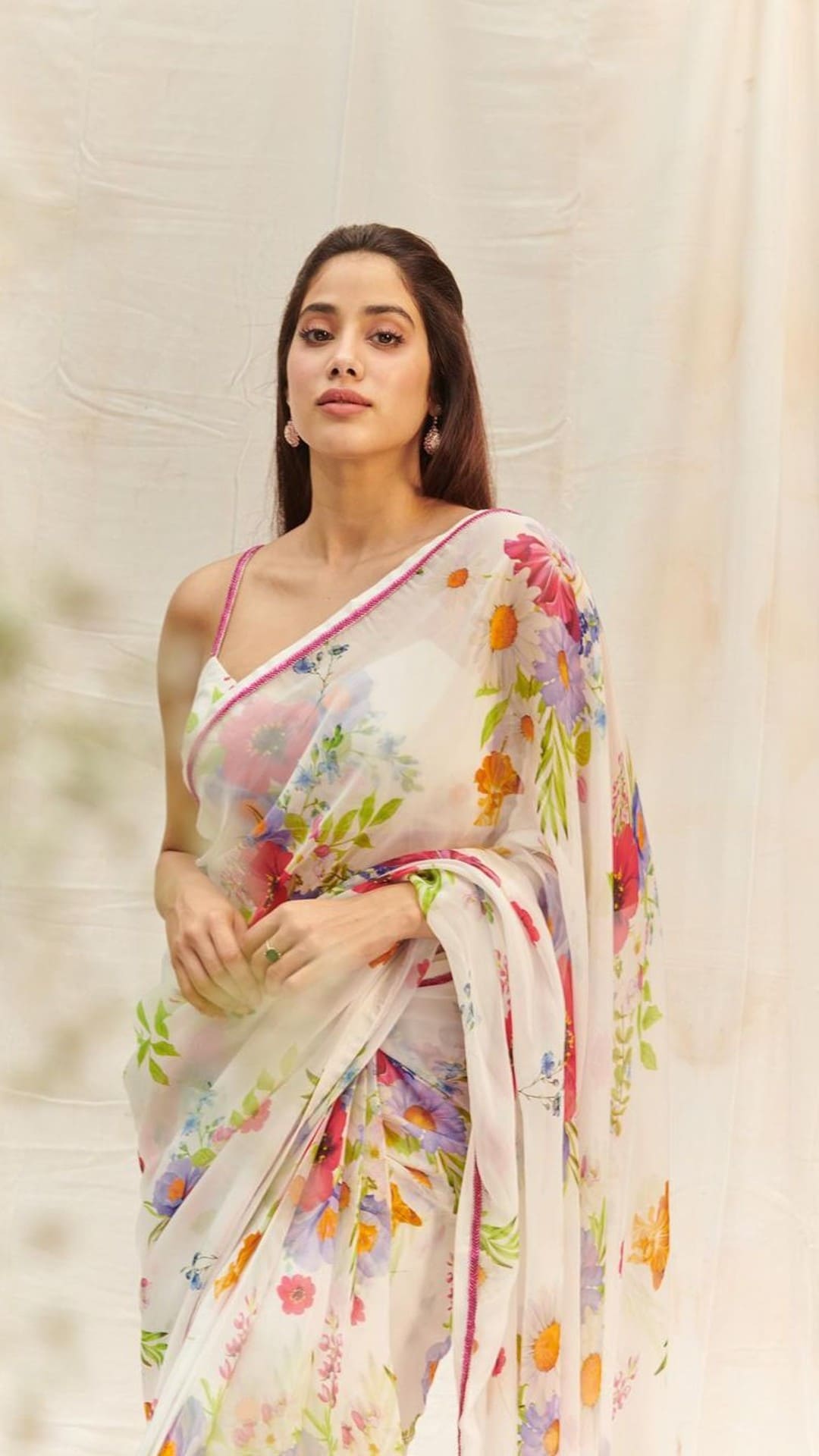 Buy White Floral Print Saree online-Karagiri – Karagiri Global