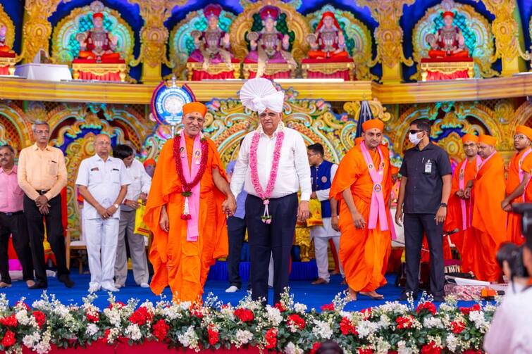 Swaminarayan Gadi Suvarna Mohotsav, Donated 3 crore rupees for KK Hospital સ્વામિનારાયણ ગાદી સુવર્ણ મહોત્સવઃ કચ્છી લેઉઆ પટેલ સમાજની કે કે હોસ્પિટલ માટે 3 કરોડ રૂપિયાનું દાન આપ્યું, CM ભુપેન્દ્ર પટેલ રહ્યા હાજર