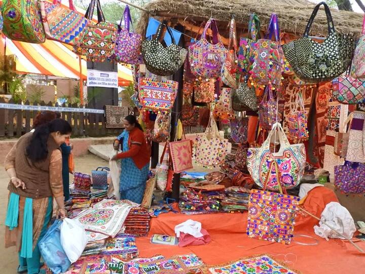 अगर आप भी इस शानदार मेले में सांस्तृतिक कार्यक्रमों का लुत्फ उठाना चाहते हैं तो 16 से 18 दिसंबर को फरीदाबाद जा सकते हैं.