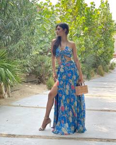 Mouni Roy : அம்சமா அழகா ஒரு பொண்ண பாத்தேன்..பாலிவுட் நாயகி மௌனி ராய்யின் க்ளிக்ஸ்.!