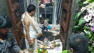 Trimbakeshwer : त्र्यंबकेश्वर जोतिर्लिंग शिवपिंडीभोवतीची चांदीची पाळ बाहेर काढली, तीन दिवस गाभारा बंद ठेवणार