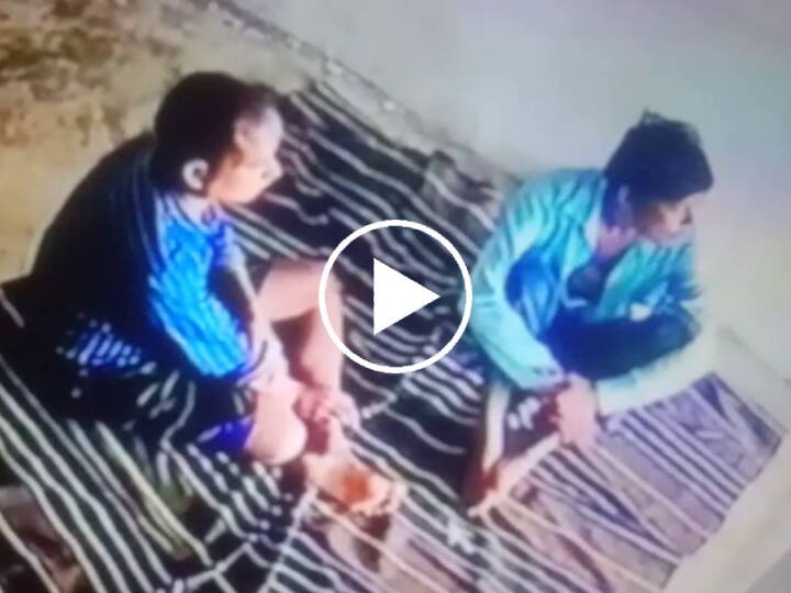 LIVE VIDEO: Man died in Custody Pranpur Police Station Katihar after caught in smuggling of liquor ann LIVE VIDEO: हाजत में देखते ही देखते युवक की हो गई मौत, कटिहार में पुलिस ने शराब तस्करी के आरोप में पकड़ा था