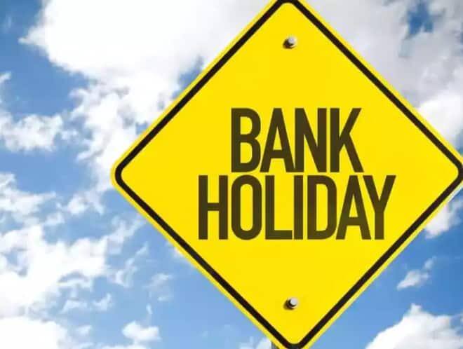 Bank Holidays in October 2022 Banks Closed on Diwali Dussehra Check Full List Bank Holidays in October 2022 : ऑक्टोबर महिन्यात एकूण 10 दिवस बँका राहणार बंद! बँकेत जाण्यापूर्वी सुट्ट्यांची संपूर्ण यादी तपासा