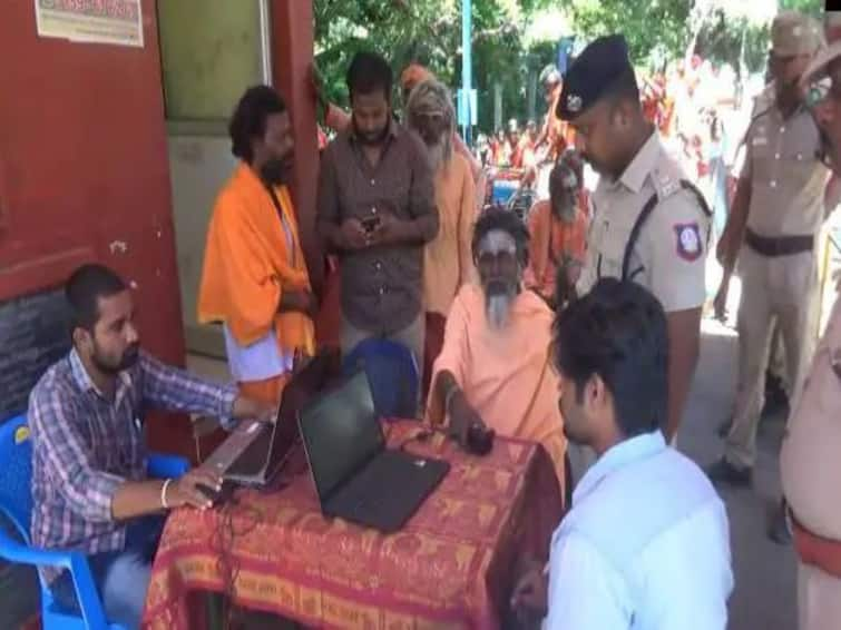 Intensity of fingerprinting to investigate the criminal background of Thiruvannamalai Kriwala Path sadhus TNN திருவண்ணாமலையில் சாதுக்களின் கைரேகை எடுக்கும் பணி தீவிரம்