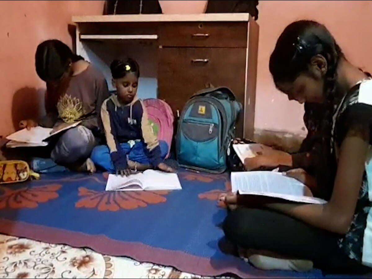 Sangli News : मुलांच्या अभ्यासासाठी घरातील टीव्ही, मोबाईल फोन रात्री सात ते साडेआठ बंद, मोहित्यांचे वडगाव गावातला उपक्रम