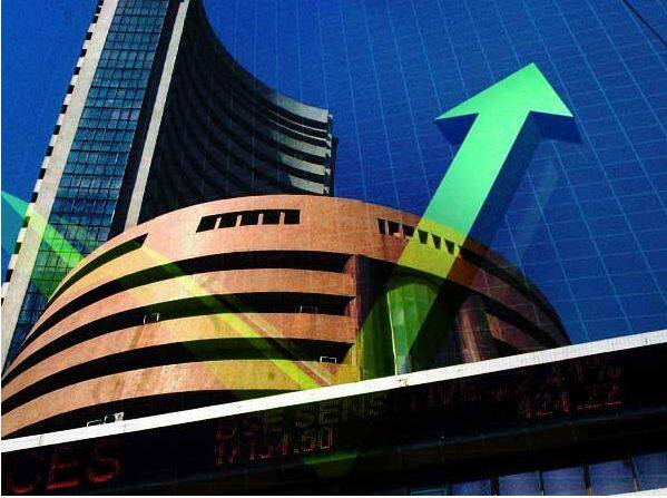 ਇਸ ਨਾਲ ਹੀ NSE ਦਾ 50 ਸ਼ੇਅਰਾਂ ਵਾਲਾ ਸੂਚਕਾਂਕ ਨਿਫਟੀ ਕਾਰੋਬਾਰ ਦੀ ਸ਼ੁਰੂਆਤ 'ਚ 49.90 ਅੰਕ ਭਾਵ 0.28 ਫੀਸਦੀ ਦੀ ਗਿਰਾਵਟ ਨਾਲ 17,766 'ਤੇ ਟਰੈਂਡਿੰਗ ਦੀ ਸ਼ੁਰੂਆਤ 'ਚ ਦੇਖਿਆ ਜਾ ਰਿਹਾ ਹੈ।