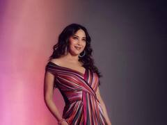 PHOTO : उफ्फ! तेरी अदा... माधुरी दीक्षितच्या क्लासी लूकने वेधलं चाहत्यांचं लक्ष!