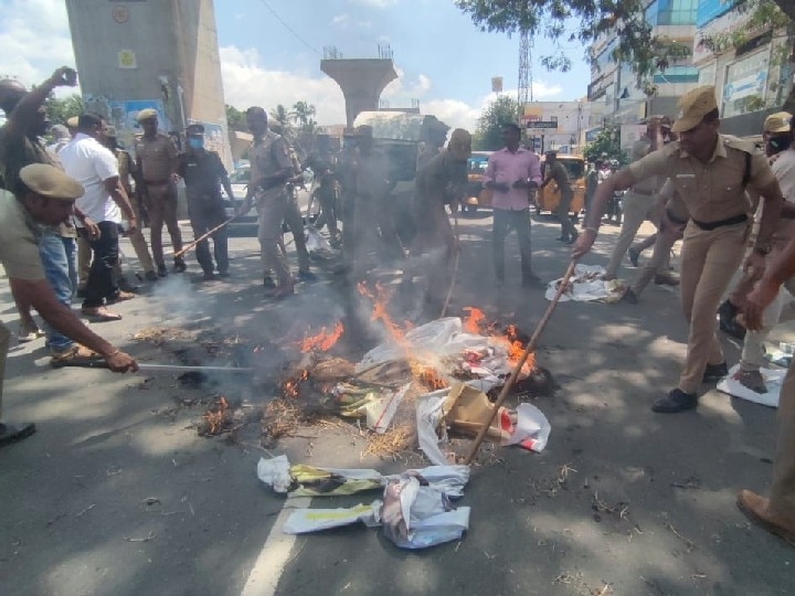 கோவை மாவட்ட பாஜக தலைவர் கைது; பீளமேட்டில் உருவபொம்மையை எரித்து பாஜகவினர் போராட்டம்