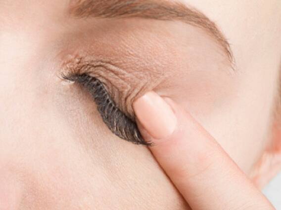 Eye Blinking: महिलाओं की कौन सी आंख का फड़कना होता है शुभ, इस बात का भी हो सकता है संकेत Eye Blinking: महिलाओं की कौन सी आंख का फड़कना होता है शुभ, इस बात का भी हो सकता है संकेत