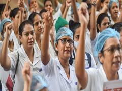 दिल्ली की आठ हजार से अधिक नर्सों ने अपनी मांगों को लेकर दी हड़ताल पर जाने की धमकी