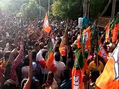 হাতে দলের পতাকা কেন! শান্তিনিকেতনে বিক্ষোভের মুখে সুকান্তরা, তুমুল বচসা