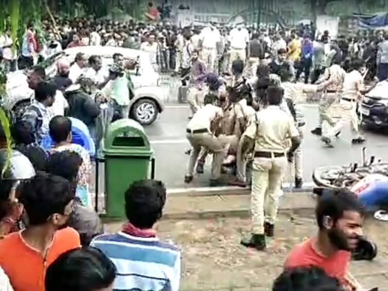 IND Vs AUS Tickets: police lathi charge on cricket fans before zinkana ground of Hyderabad IND Vs AUS Tickets: జింకానా గ్రౌండ్ వద్ద తీవ్ర ఉద్రిక్తత, లాఠీఛార్జి - స్పృహతప్పిన పలువురు, మహిళకు సీరియస్!