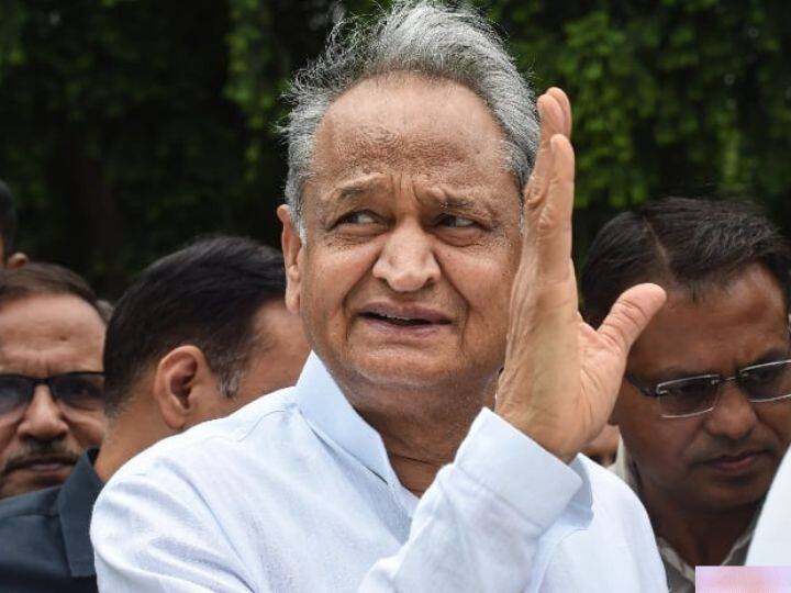 Congress President Election: सीएम पद नहीं छोड़ना चाहते हैं गहलोत ! जानें कैसे 'डबल रोल' की राह का कांटा बनेगा उदयपुर रेजोल्यूशन? Udaipur resolution trouble for CM ashok gehlot before congress president election Congress President Election: सीएम पद नहीं छोड़ना चाहते हैं गहलोत ! जानें कैसे 'डबल रोल' की राह का कांटा बनेगा उदयपुर रेजोल्यूशन?