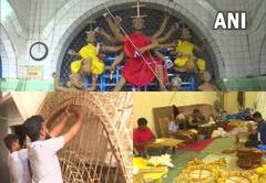 यहां नवरात्र शुरू होने से पहले मुस्लिम कारीगर तैयार करते हैं मां दुर्गा की झांकी, वर्षों से चली आ रही परंपरा