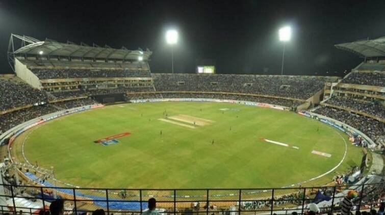 IND Vs AUS 3rd T20I Match Tickets Cricket Fans Chaos Breaks out Hyderabad Police Lathi Charge IND Vs AUS 3rd T20I: টিকিট বিক্রি নিয়ে ধুন্ধুমার, হায়দরাবাদে পুলিশের লাঠিচার্জে আহত বেশ কয়েকজন