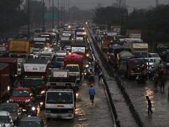 शुक्रवार को करें वर्क फ्रॉम होम, भारी बारिश के बीच गुरुग्राम प्रशासन की एडवाइजरी