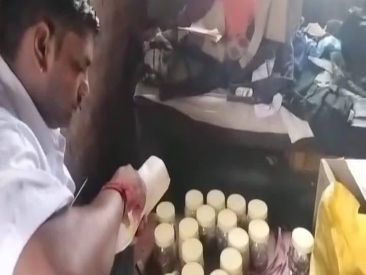 bhind news Chemical sweets found in large quantities in raids ann Bhind News: त्योहार नजदीक आते ही सक्रीय हुए मिलावट माफिया, छापेमारी में भारी मात्रा में पकड़ी गई केमिकल मिली मिठाईयां