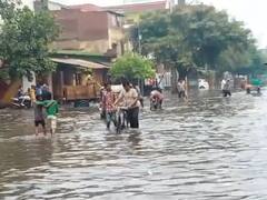 अलीगढ़ में बारिश के बाद भारी जलभराव, नगर आयुक्त ने जारी की एडवाइजरी