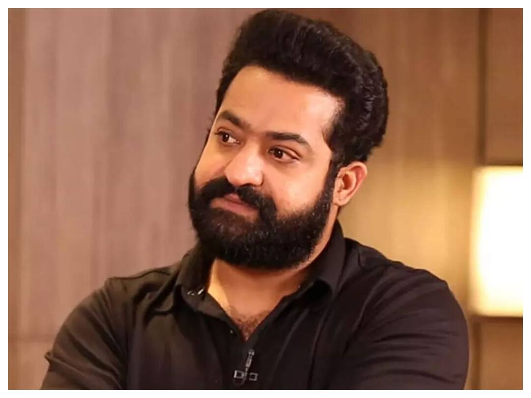 NTR: ఇలా చేస్తే YSR స్థాయి పెరగదు - ఎన్టీఆర్ హెల్త్ వర్సిటీ పేరు మార్పుపై తారక్ స్పందన Ntr reacts to Government's decision on Changing name of NTRUHS NTR: ఇలా చేస్తే YSR స్థాయి పెరగదు - ఎన్టీఆర్ హెల్త్ వర్సిటీ పేరు మార్పుపై తారక్ స్పందన