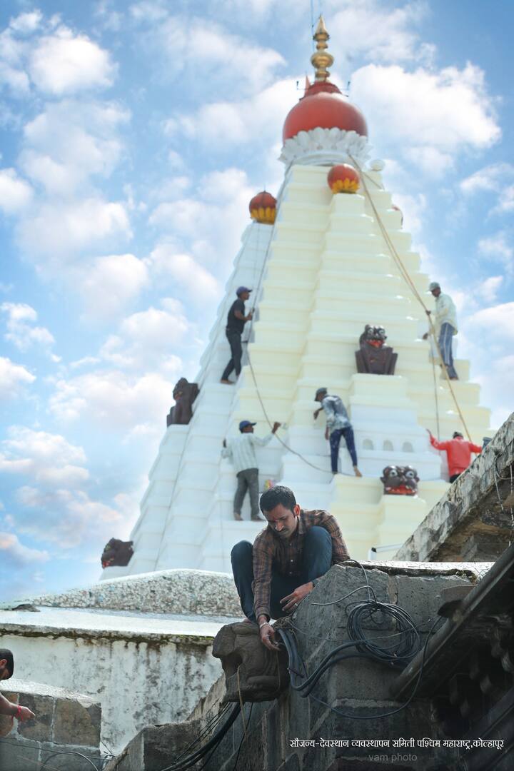 करवीर निवासिनी श्री अंबाबाई मंदिरात नवरात्रीची जय्यत यारी सुरु आहे.