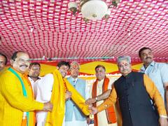 उत्तराखंड: कांग्रेस के प्रदेश महामंत्री प्रमोद खारी ने थामा बीजेपी का दामन, कल ही छोड़ी थी पार्टी