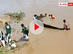 अनूपपुर में नदी में पलटी नाव, बाल- बाल बचे 25 स्कूली बच्चे, देखें ये वीडियो