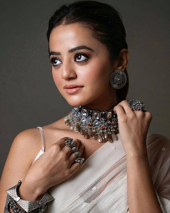 Pics: 'Beauty Queen' Helly Shah flaunts her purple leather look. Fans were blown away by the pictures..... Pics: 'Beauty Queen' Helly Shah flaunts her purple leather look. Fans are in awe of the pictures.....
