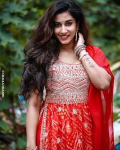 Vishnu Priya: ఎరుపెక్కిన అందాలతో యాంకర్ విష్ణు ప్రియ