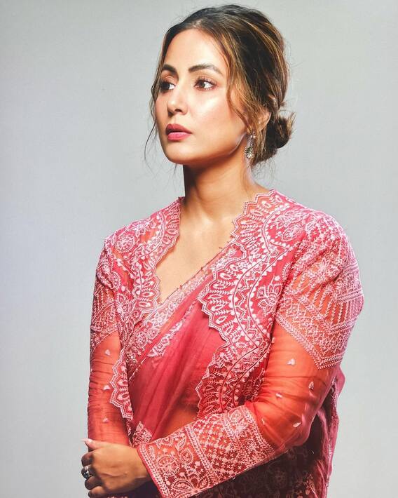फोटो: 'तुम हुस्न परी...' देखें हिना खान का देसी अवतार! फोटो: 'तुम हुस्न परी...' देखें हिना खान का देसी अवतार!