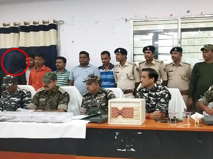 Aurangabad Naxalite Vinay Yadav arrested with 20 Lakh cash had headache for Bihar and Jharkhand ann Aurangabad News: औरंगाबाद में 18 लाख का इनामी नक्सली कैश के साथ गिरफ्तार, बिहार-झारखंड के लिए बना था सिर दर्द