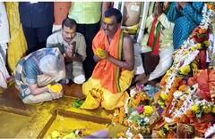 PHOTO : यळकोट यळकोट जय मल्हार! अर्थमंत्री निर्मला सीतारमण जेजुरीच्या खंडेरायाच्या चरणी नतमस्तक