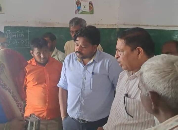 Up news sambhal 3 teachers suspended due to negligence of student remained locked in class overnight Sambhal News: स्कूल की लापरवाही से रातभर क्लास में बंद रही मासूम, एबीपी गंगा की खबर के बाद 3 शिक्षक निलंबित