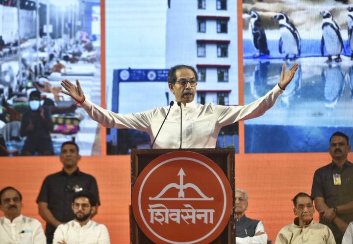 Bombay HC permits Dussehra Rally Uddhav Thackeray asks Shiv Sena Workers to reach Shivaji Park with enthusiasm Shiv Sena Dussehra Rally: हाई कोर्ट से जीत के बाद शिवसैनिकों से बोले उद्धव ठाकरे, 'परंपरा में कालिख न लगे'