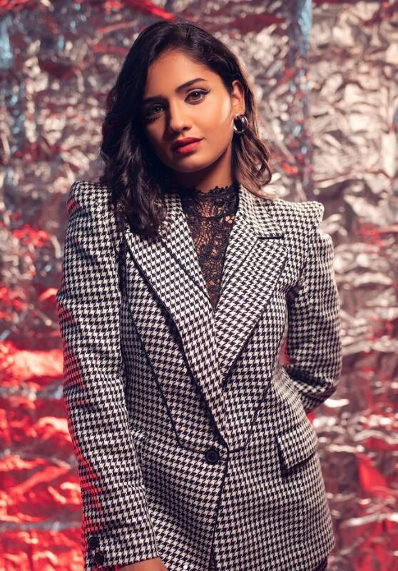 अभिनेत्री हृता दुर्गुळेचा मोठा चाहता वर्ग आहे.