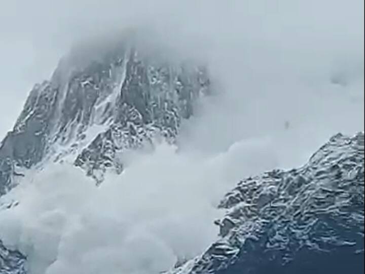 Kedarnath News avalanche near Kedarnath Mandir NDRF Team ordered to probe ANN Kedarnath Dham News: केदारनाथ धाम के पास ग्लेशियर में हिमस्खलन से हड़कंप, मंजर देख याद आई 2013 की त्रासदी