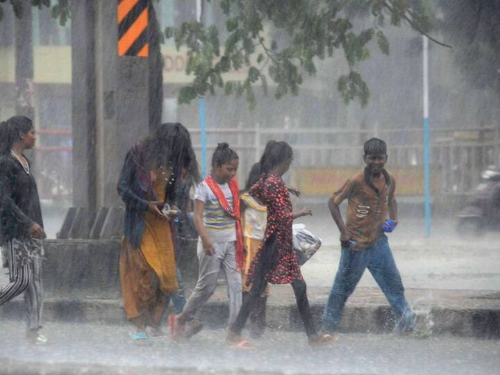 Patna Weather Forecast 4 October, Partly cloudy sky with one or two spell of rain today in Patna, know latest weather update Patna Weather Forecast: पटना में आज दिन भर छाए रहेंगे बादल, बारिश की है संभावना, जानिए- दशहरे पर मौसम को लेकर क्या है अलर्ट