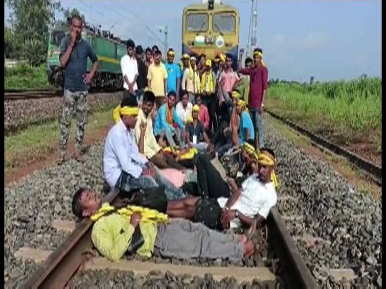 Kurmi Protest Continues, Almost 250 train cancelled till Saturday Kurmi Protest Train Cancel : ক্রমেই জোরদার কুড়মি আন্দোলন, বাড়ছে দুর্ভোগ, শনিবার পর্যন্ত ২৫০র কাছাকাছি ট্রেন বাতিল