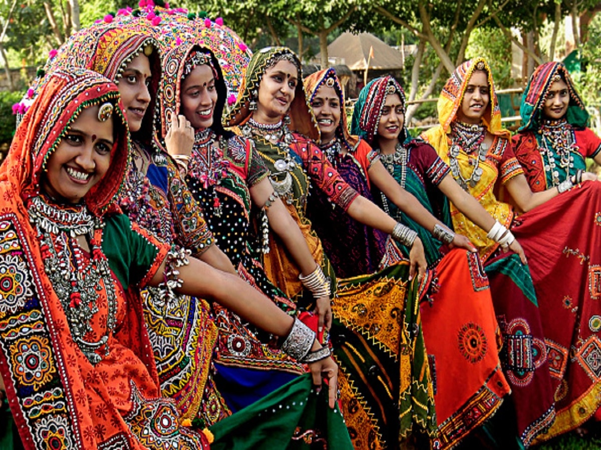 Navratri 2022: Know How To Select Garba Dresses As Per Your Zodiac Sign!