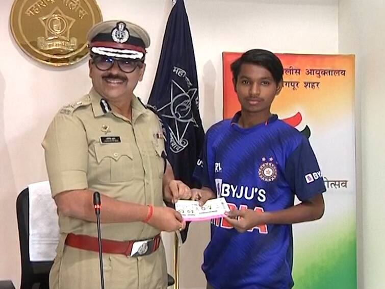 Nagpur Police Gave complimentary passes of India vs Australia match to orphans IND vs AUS : नागपूर पोलिसांकडून मनाचा मोठेपणा, भारत विरुद्ध ऑस्ट्रेलिया सामन्याचे कॉम्प्लिमेंटरी पास अनाथ मुलांना केले दान