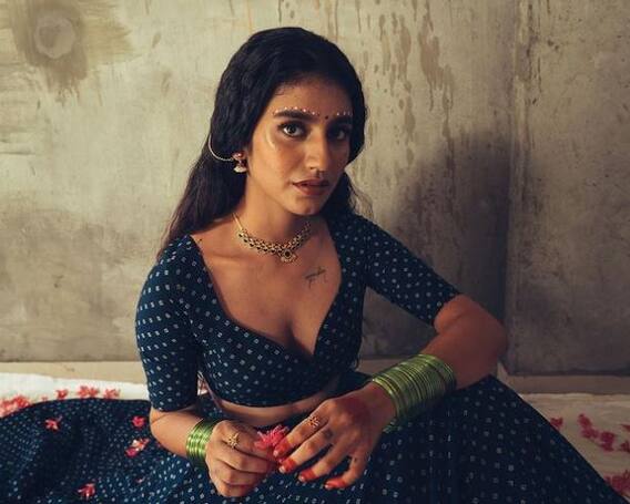 प्रियाचा भन्नाट अन् हॉट ब्रायडल लूक व्हायरल