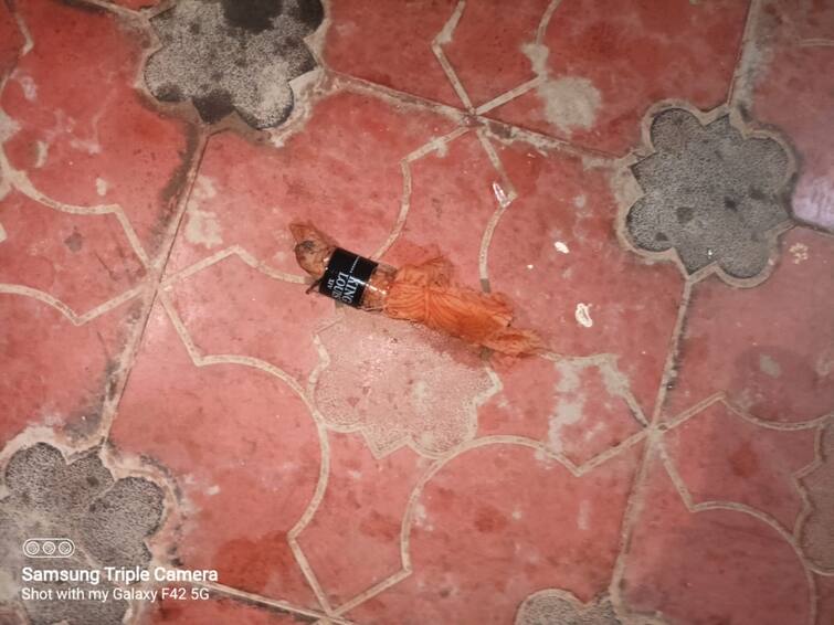 Petrol bomb hurled at rss executive's house in Coimbatore TNN கோவை ஆர்.எஸ்.எஸ். பிரமுகர் வீட்டில் பெட்ரோல் குண்டு வீச்சு ; தொடரும் பதற்றம்