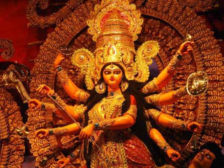 Navratri 2022: பாலியல் தொழிலாளி கைகளால் பெறப்படும் புனிதமண்..! துர்காதேவி சிலைகள் உருவாகும் பின்னணி..!